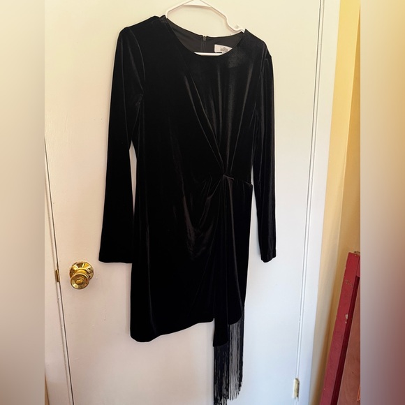 Badgley Mischka Dresses & Skirts - Badgley Mischka Black Velvet Long Sleeve Dress